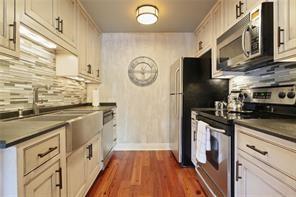 920 Poeyfarre Street, Unit 320 New Orleans, LA 70130 - Photo 5 of 22