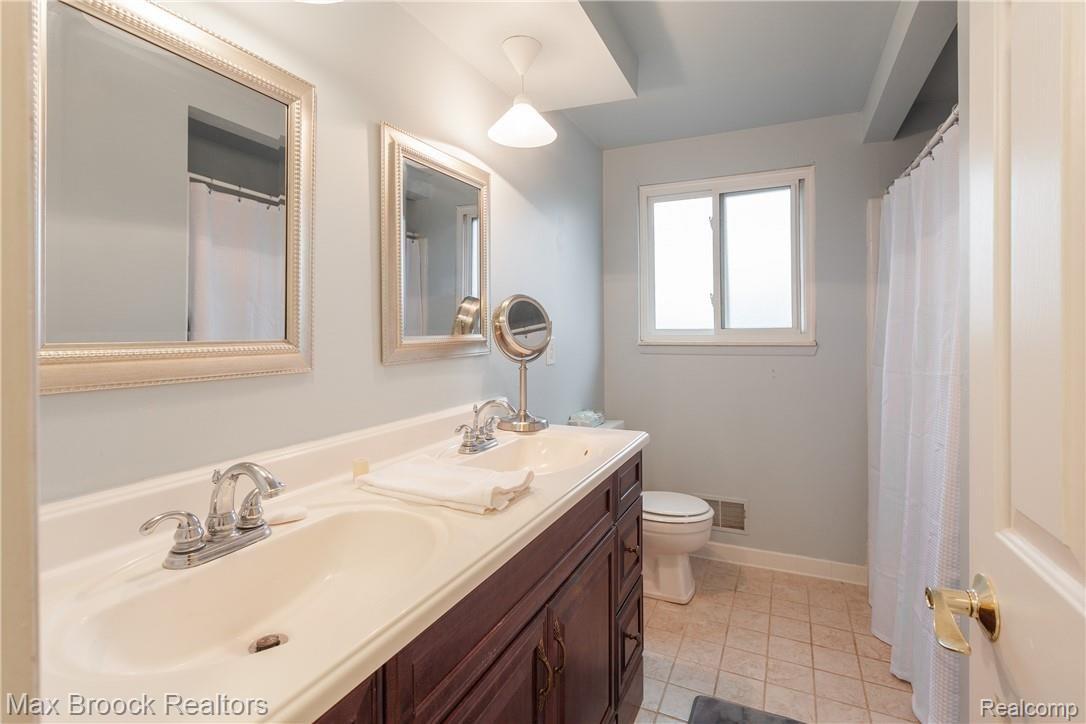 42937 Arlington Road Canton, MI 48187 - Photo 21 of 27 IMG_9541.jpg