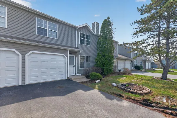$229,000 | 453 Normandie Lane, Round Lake, IL 60073
