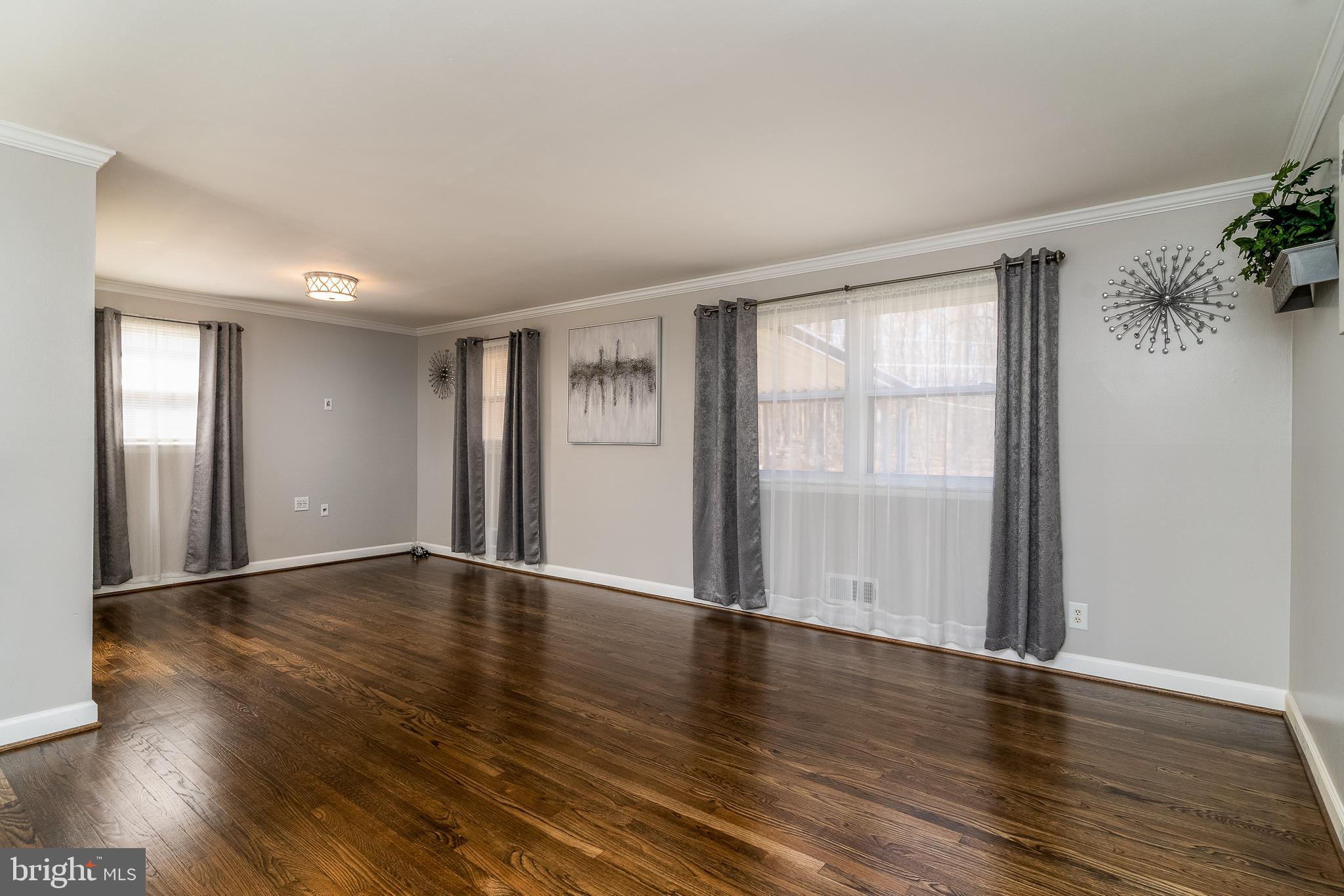 3810 Collier Road Randallstown, MD 21133 - Photo 7 of 33 Living Dining Room
