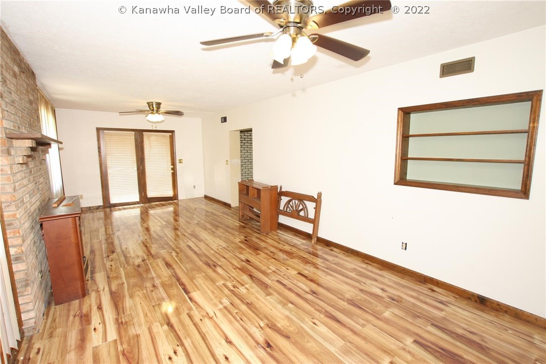 121 Robin Road Nitro, WV 25143 - Photo 9 of 50 Gallery Image 9