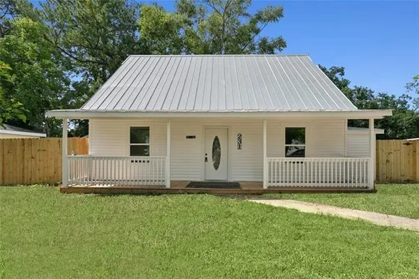 $1,900 | 231 Surgi Drive, Mandeville, LA 70448