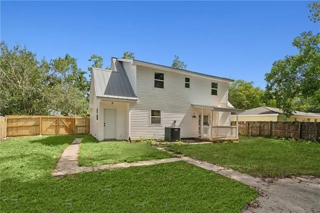 $1,950 | 231 Surgi Drive, Mandeville, LA 70448