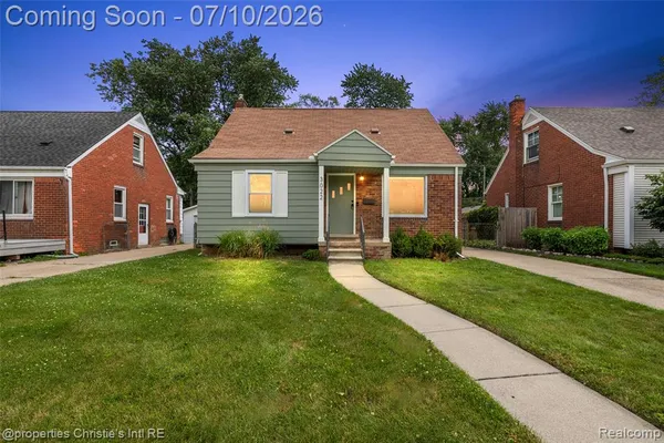 $363,900 | 3022 North Blair Avenue, Royal Oak, MI 48073