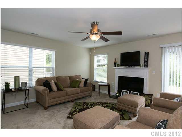 10810 Greenhead View Road Charlotte, NC 28262 - Photo 6 of 16 Gallery Image 6