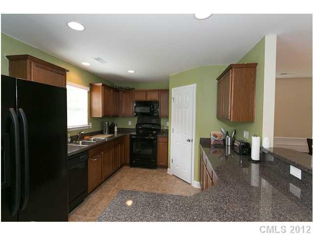 10810 Greenhead View Road Charlotte, NC 28262 - Photo 9 of 16 Gallery Image 9