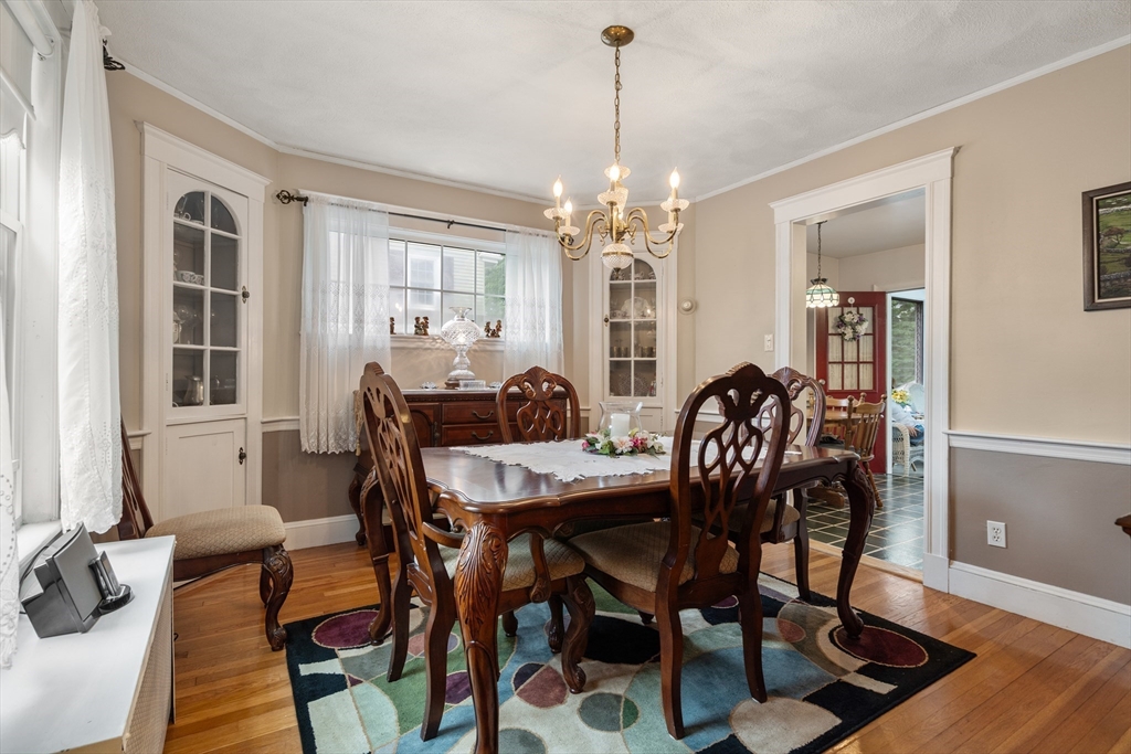 20 Rowe Street Milton, MA 02186 - Photo 6 of 25