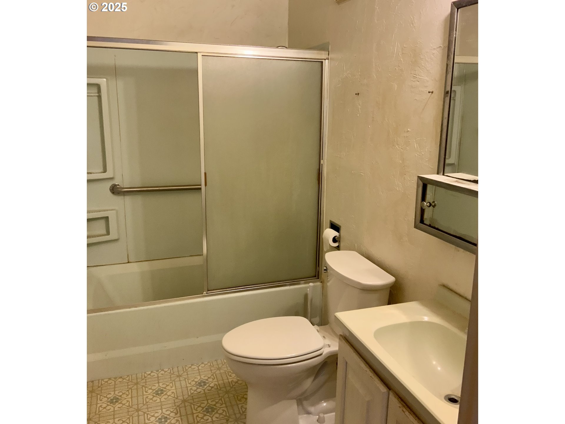 94280 Leith Road Gold Beach, OR 97444 - Photo 13 of 18 Bathroom