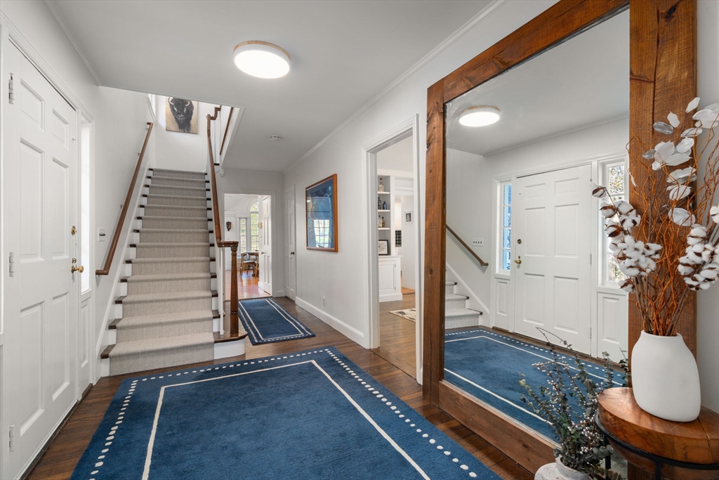 633 Boston Post Road Weston, MA 02493 - Photo 4 of 35