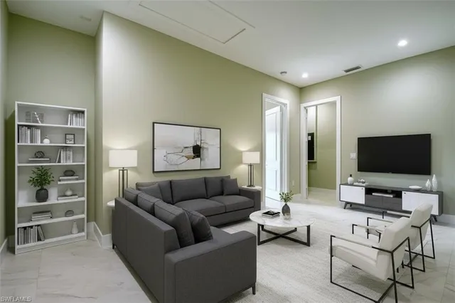 $9,950 | 219 33rd Avenue Northwest, Naples, FL 34120