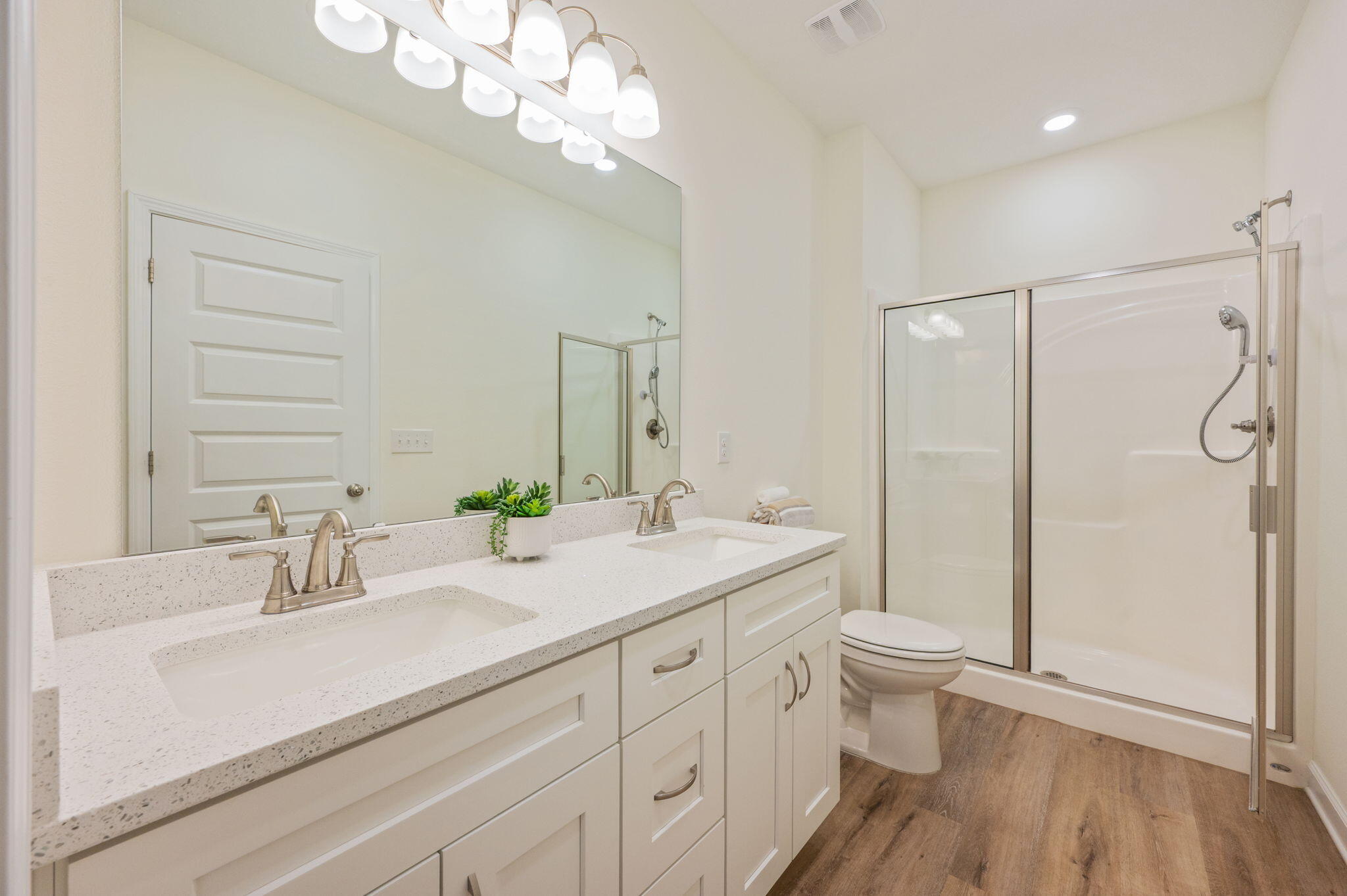3105 Holley Drive Crestview, FL 32539 - Photo 19 of 33 Primary Bathroom