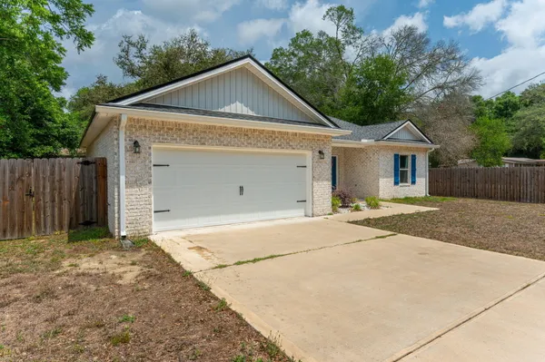 $299,000 | 3105 Holley Drive, Crestview, FL 32539