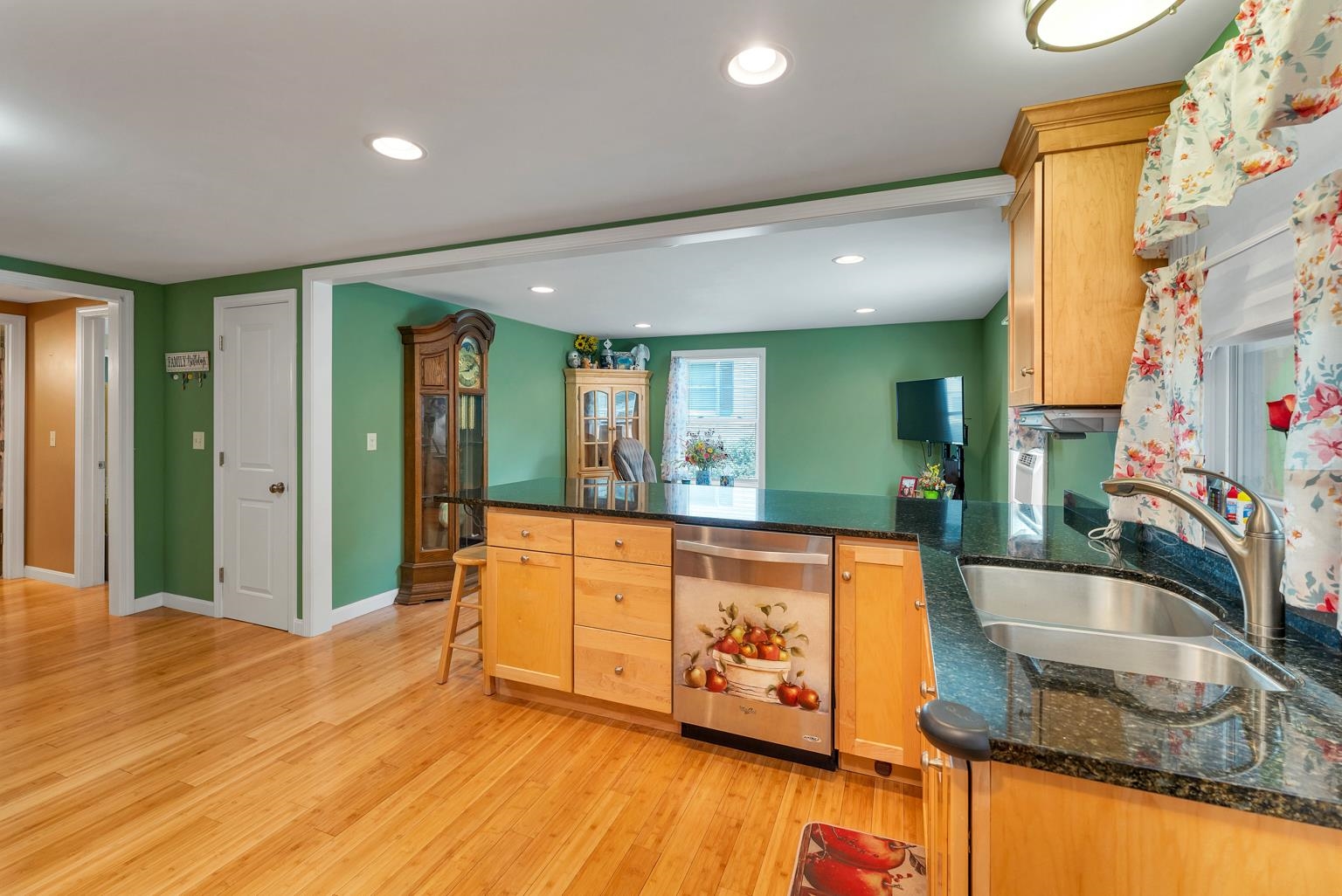 115 Winter Street Laconia, NH 03246 - Photo 13 of 41