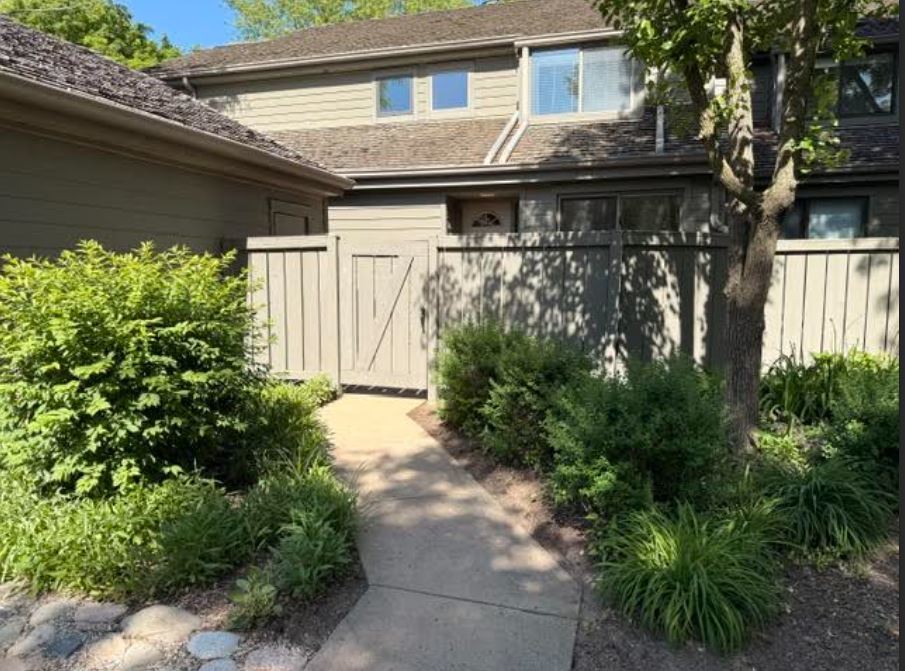 199 Timber Ridge Lane Barrington, IL 60010 - Photo 2 of 22