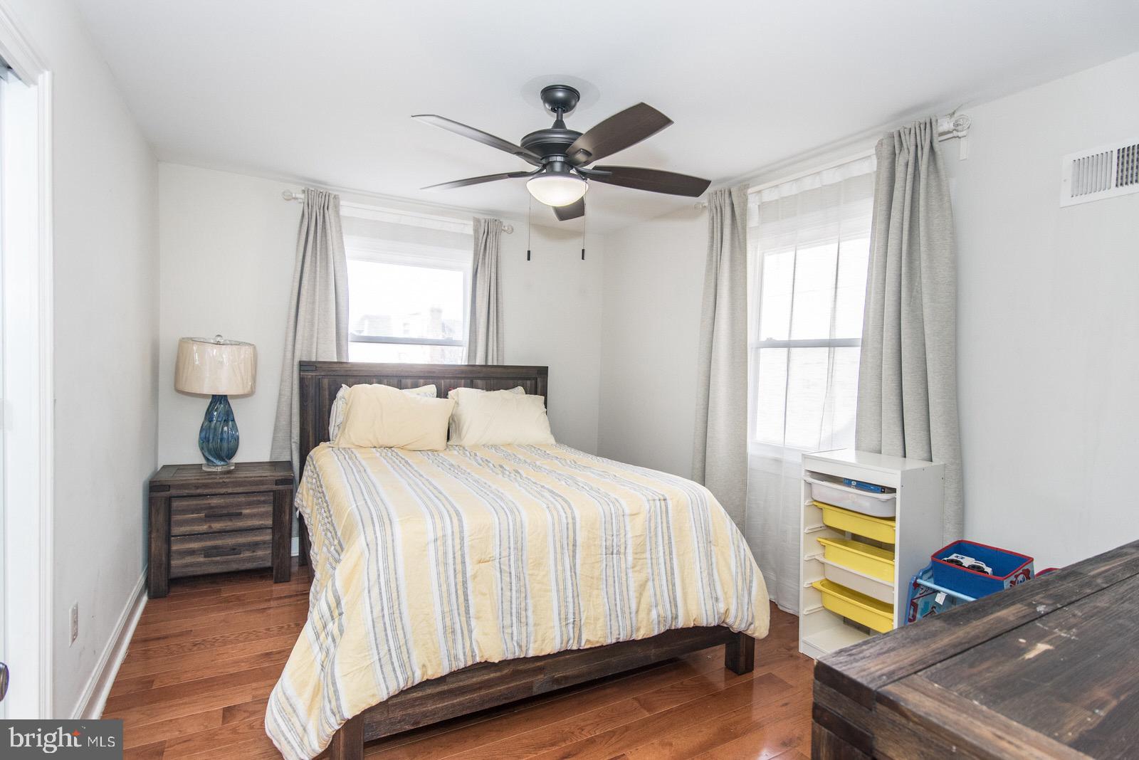 7400 Claridge Street Philadelphia, PA 19111 - Photo 23 of 43 a bedroom with a bed and a window