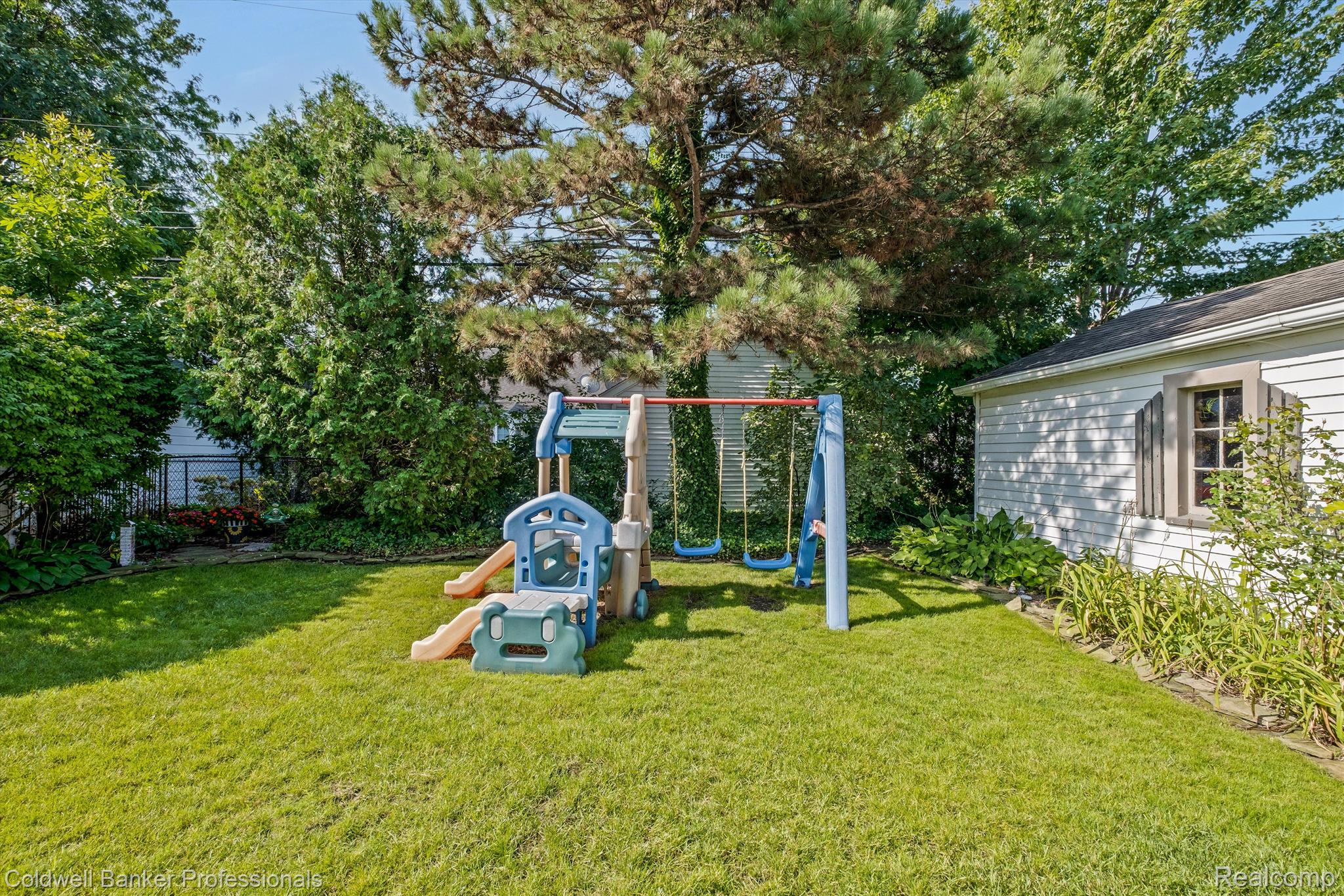 1585 Fairholme Road Grosse Pointe, MI 48236 - Photo 27 of 28