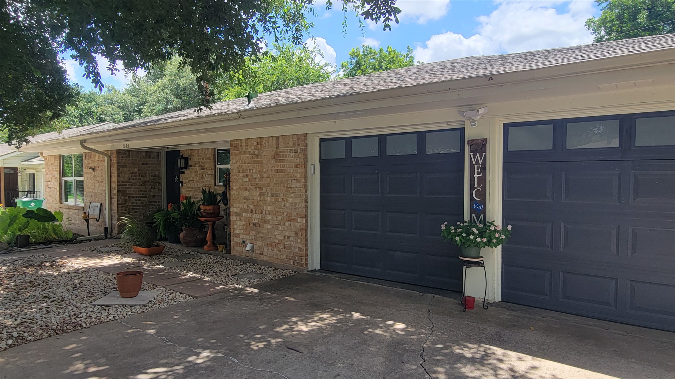 1005 George Street Taylor, TX 76574 - Photo 3 of 28