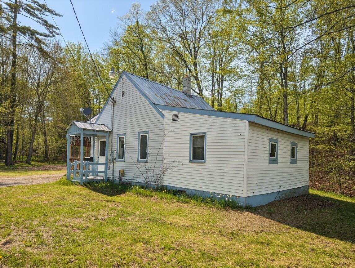372 River Road