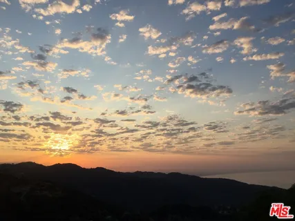 $1,795,000 | 24734 West Saddle Peak Road, Malibu, CA 90265