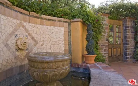 $1,795,000 | 24734 West Saddle Peak Road, Malibu, CA 90265