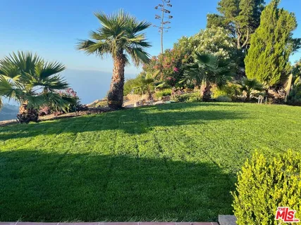 $1,795,000 | 24734 West Saddle Peak Road, Malibu, CA 90265