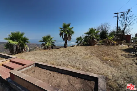 $1,795,000 | 24734 West Saddle Peak Road, Malibu, CA 90265