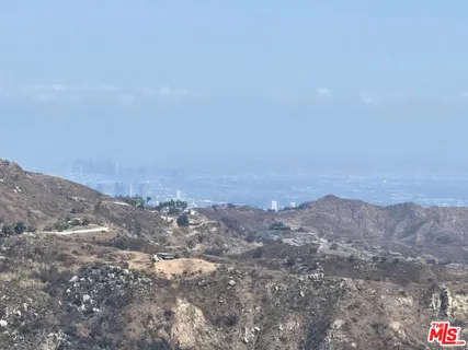 $1,795,000 | 24734 West Saddle Peak Road, Malibu, CA 90265