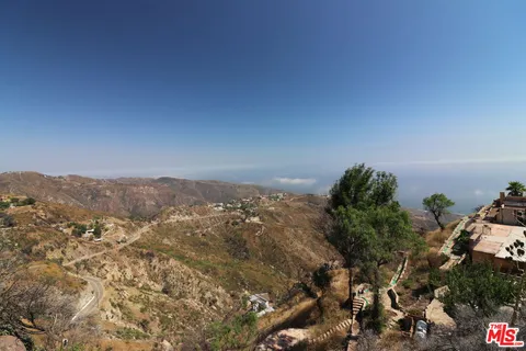 $1,795,000 | 24734 West Saddle Peak Road, Malibu, CA 90265