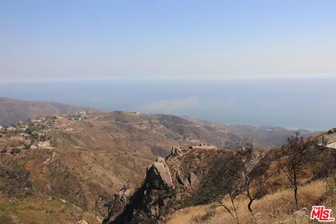 $1,795,000 | 24734 West Saddle Peak Road, Malibu, CA 90265