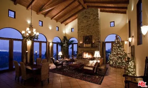 $1,795,000 | 24734 West Saddle Peak Road, Malibu, CA 90265