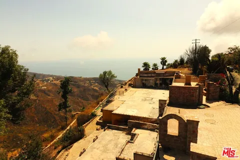 $1,795,000 | 24734 West Saddle Peak Road, Malibu, CA 90265