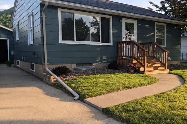 $245,000 | 1565 West King Street, Winona, MN 55987