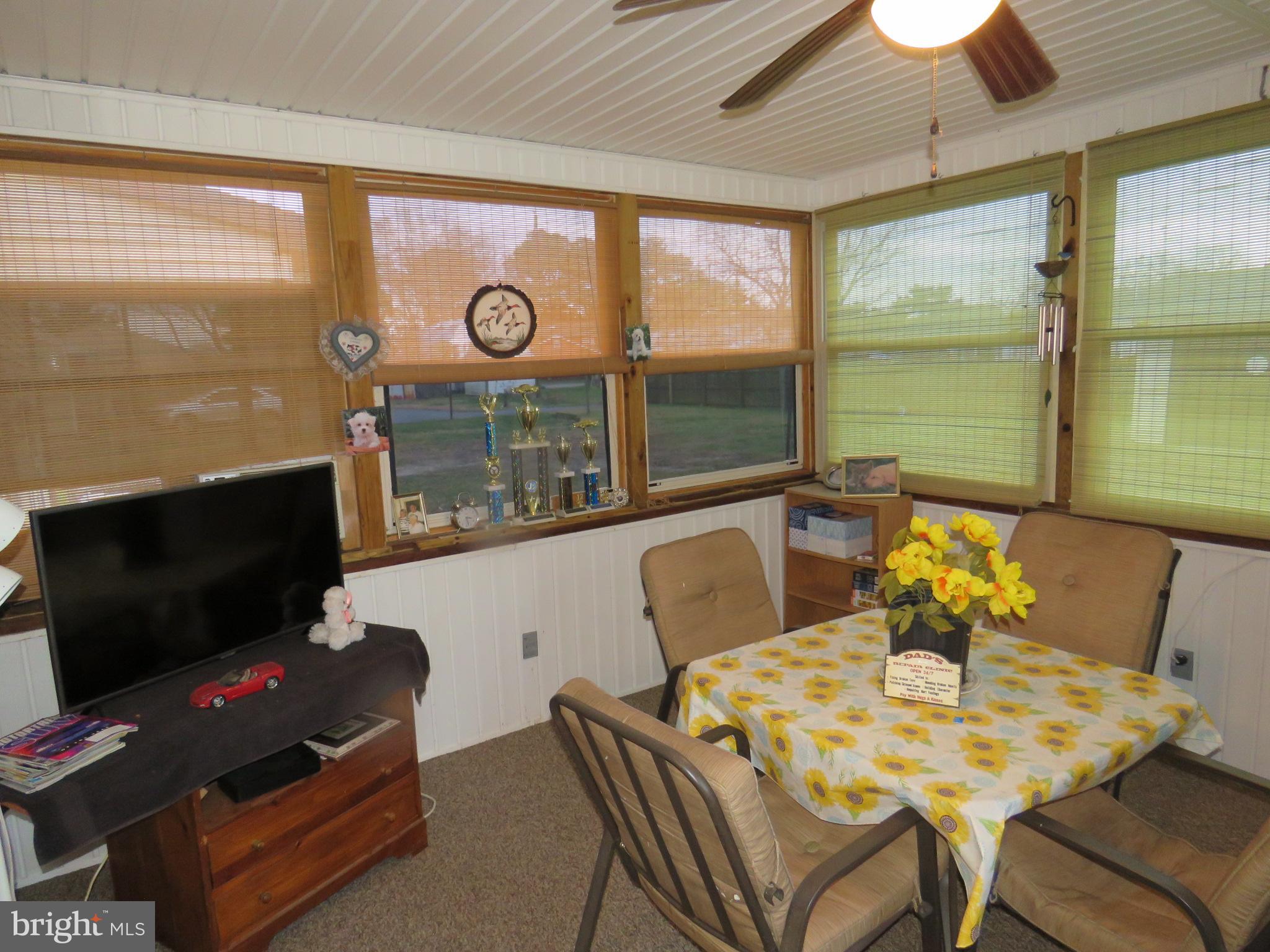 10976 Delaware Avenue Laurel, DE 19956 - Photo 14 of 56 SUNROOM
