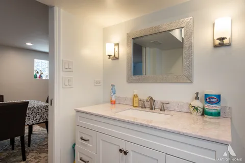 $349,999 | 2854 West 99th Street, Evergreen Park, IL 60805