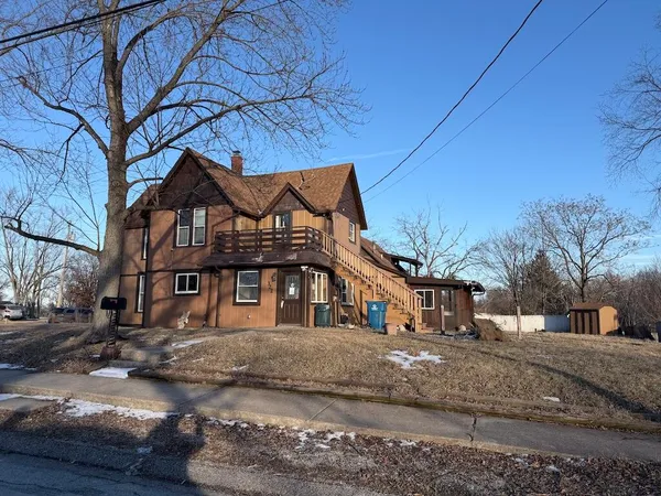 $240,000 | 322 Burnham Street, Lowell, IN 46356