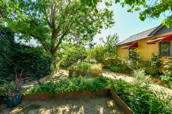 $4,850 | 4 Ramona Avenue, Napa, CA 94559