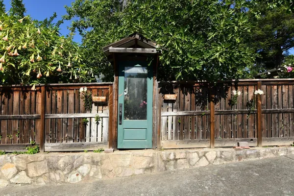 $4,850 | 4 Ramona Avenue, Napa, CA 94559