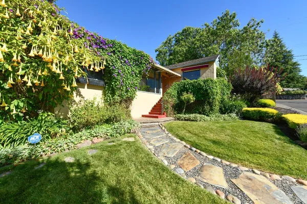 $4,850 | 4 Ramona Avenue, Napa, CA 94559