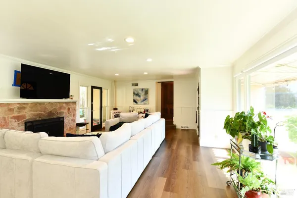 $4,850 | 4 Ramona Avenue, Napa, CA 94559