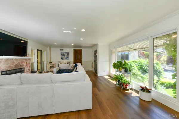 $4,850 | 4 Ramona Avenue, Napa, CA 94559