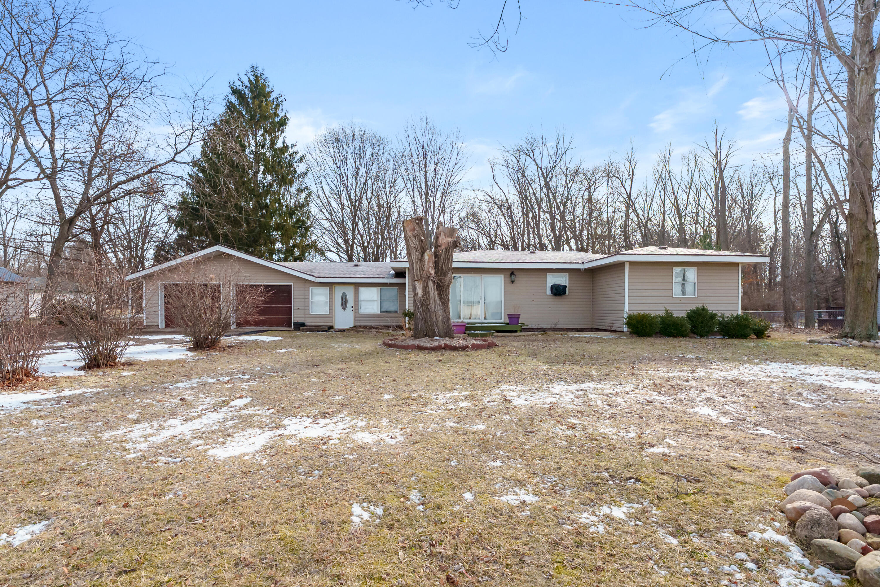 Oak 633 Athens 49011-1