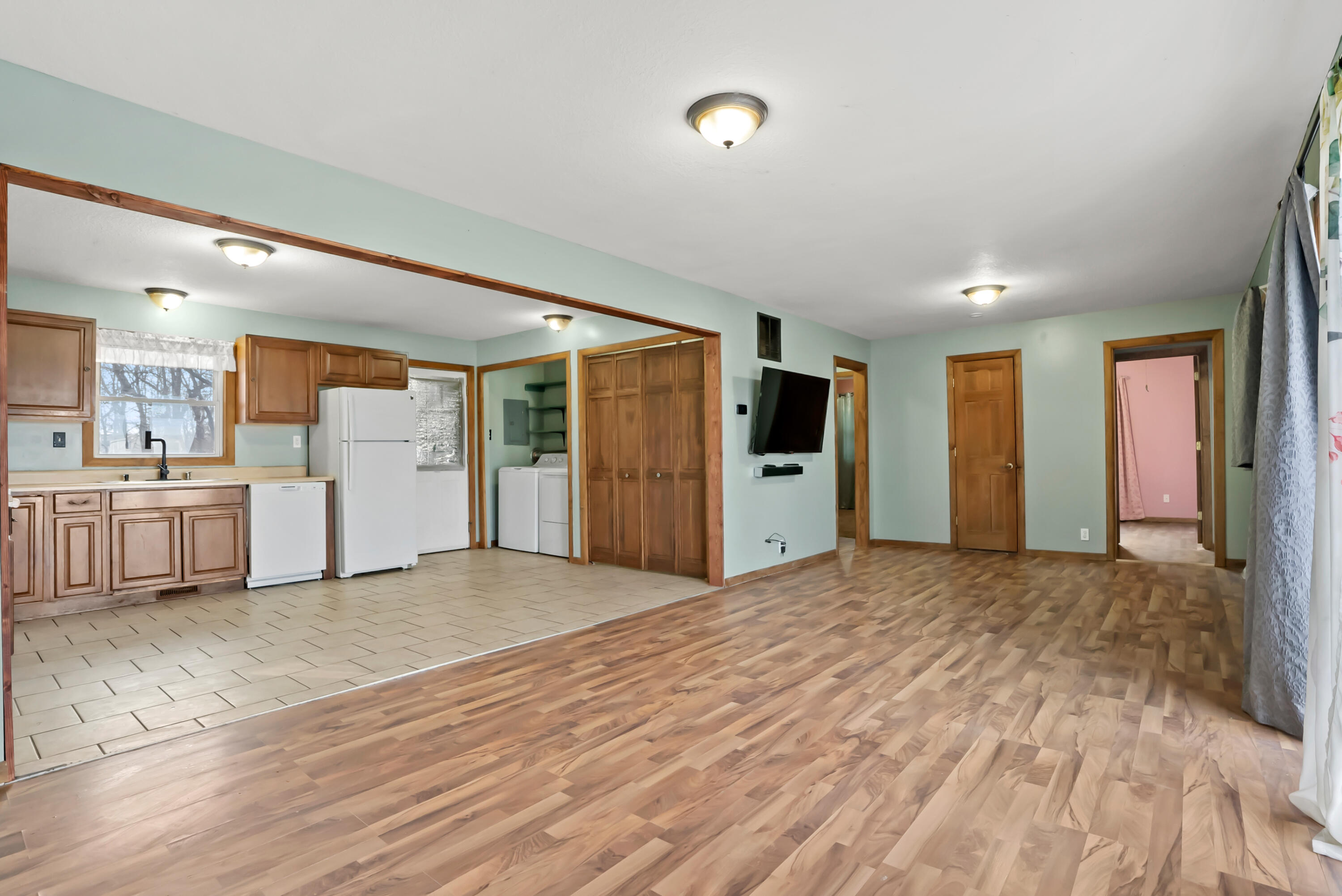 633 Oak Athens, MI 49011 - Photo 5 of 32 Oak 633 Athens 49011-5