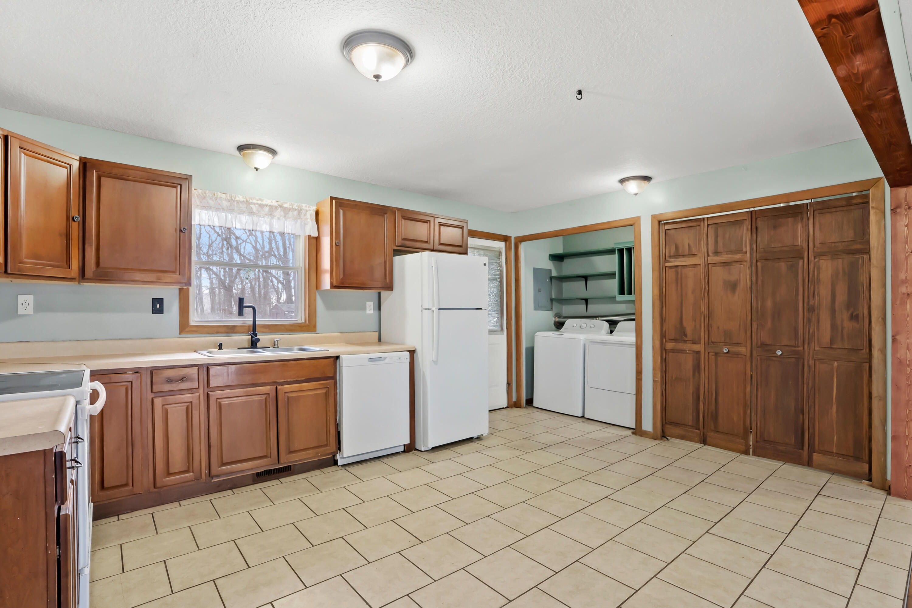 633 Oak Athens, MI 49011 - Photo 9 of 32 Oak 633 Athens 49011-9