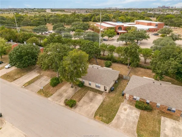 $1,450 | 619 West Ridge Drive, College Station, TX 77845