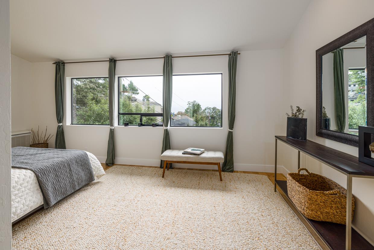 194 Del Monte Road El Granada, CA 94019 - Photo 16 of 54 Gallery Image 16