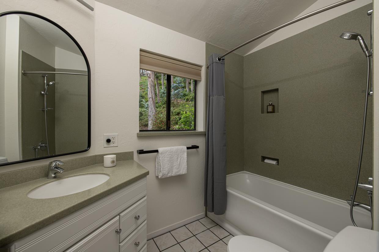 194 Del Monte Road El Granada, CA 94019 - Photo 27 of 54 Gallery Image 27