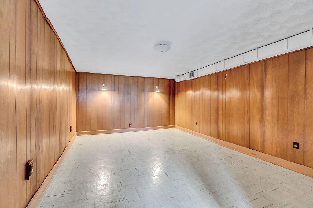 3153 Dickinson Road Cincinnati, OH 45211 - Photo 23 of 32 Gallery Image 23