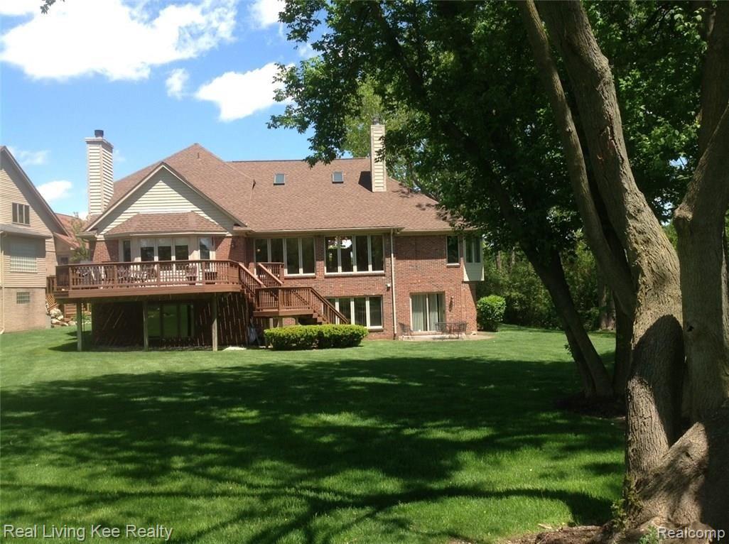 733 Augusta Drive Rochester, MI 48309 - Photo 27 of 53 Exterior rear from yard.jpg