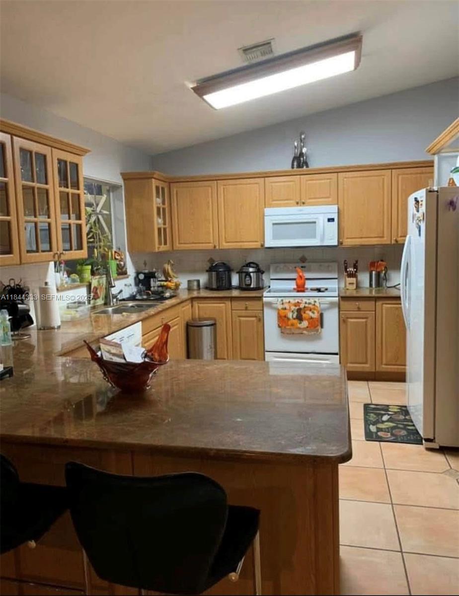 2802 Southwest 142nd Court Miami, FL 33175 - Photo 5 of 9