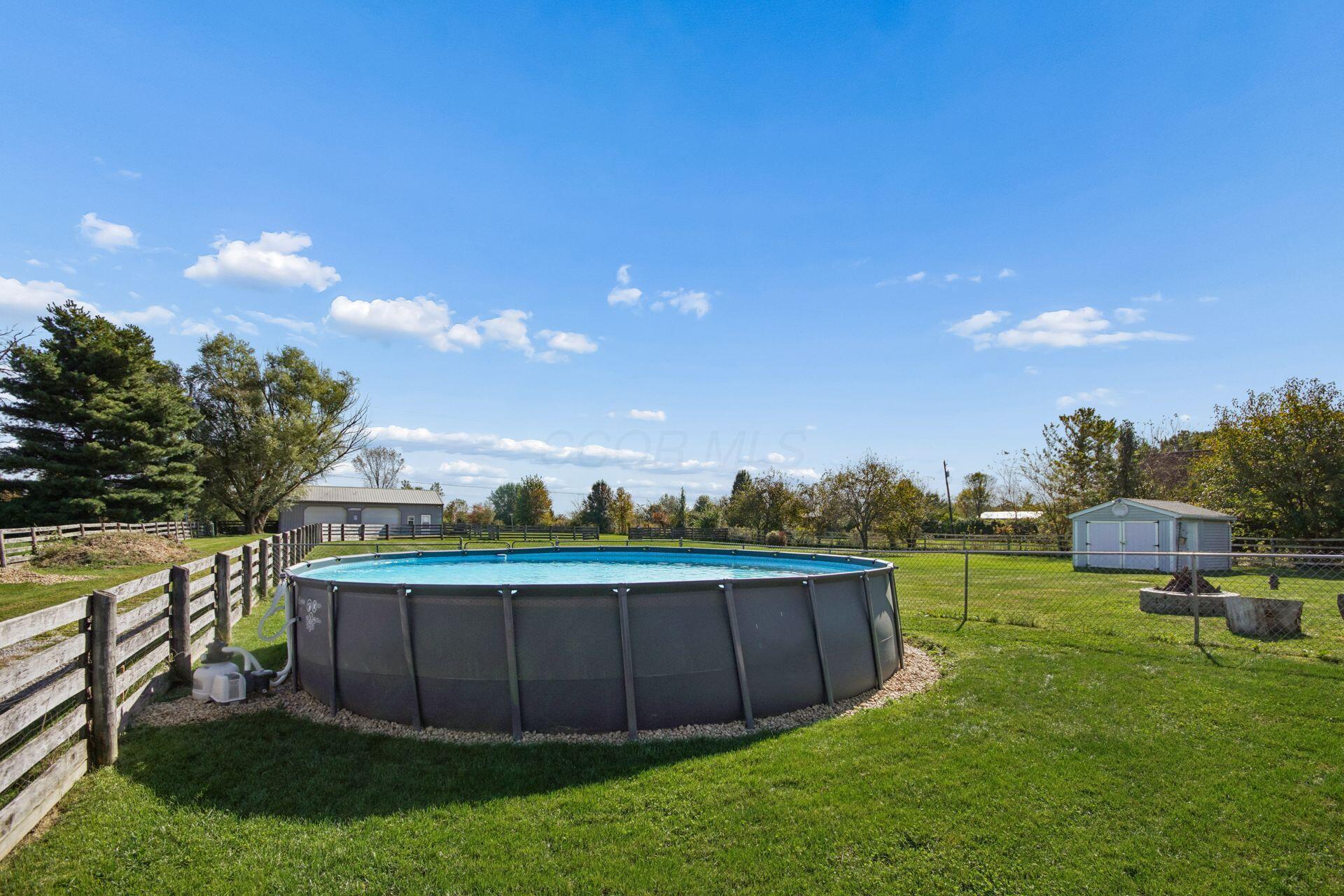 3166 Kropp Road Grove City, OH 43123 - Photo 50 of 70 pool